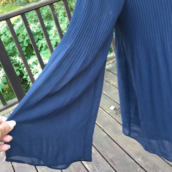 NWT! MAX STUDIO size L Navy pleated Top - Picture 3 of 8